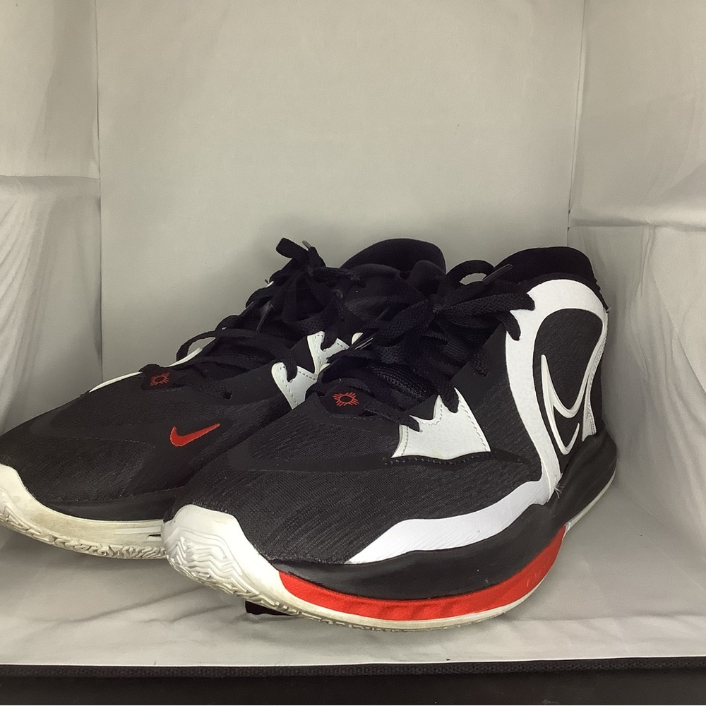 Kyrie 5